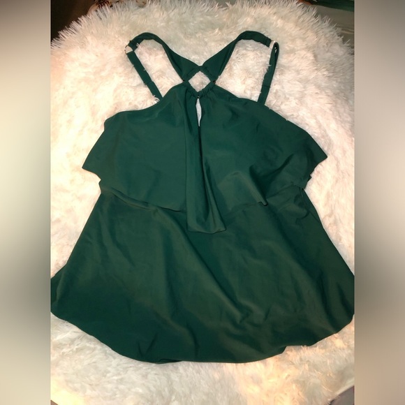 🌴💚Gorgeous Green Tie Front  Bikini Halter Top and shorts bottom set size 3X💚🌴 - Picture 6 of 16